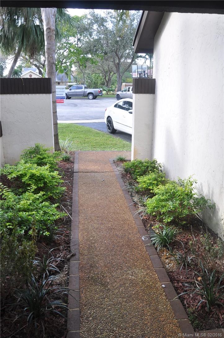 Country Address 102-1 B - Residential