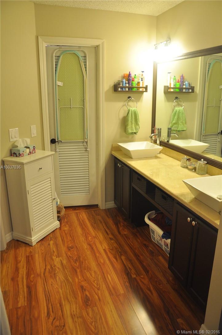 Country Address 102-1 B - Residential
