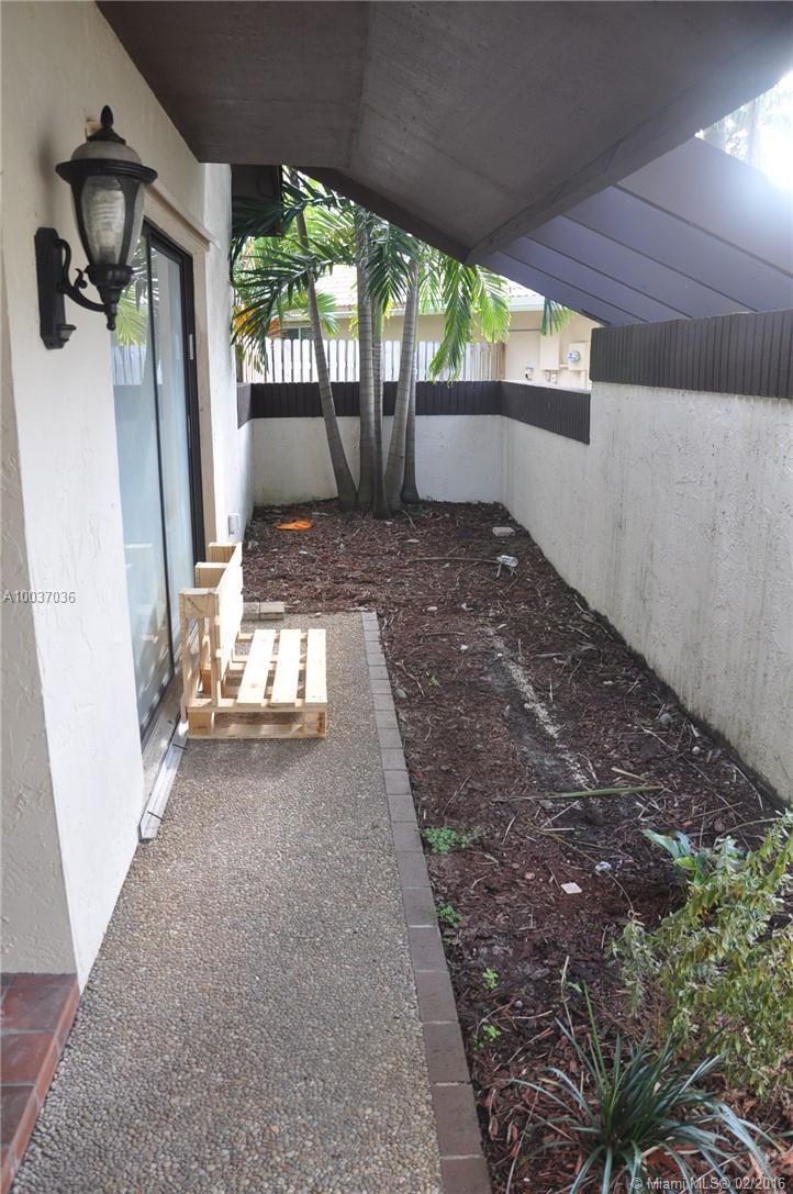 Country Address 102-1 B - Residential