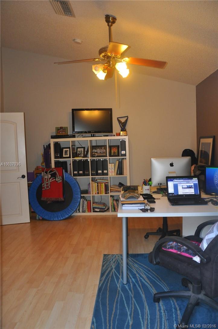 Country Address 102-1 B - Residential