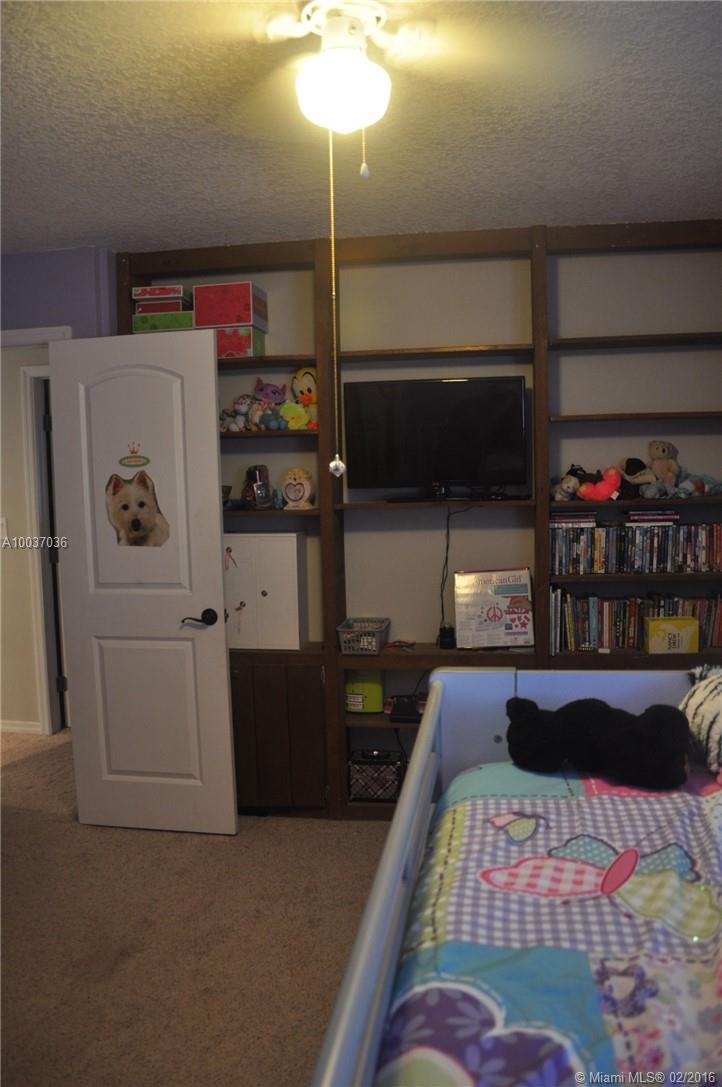 Country Address 102-1 B - Residential