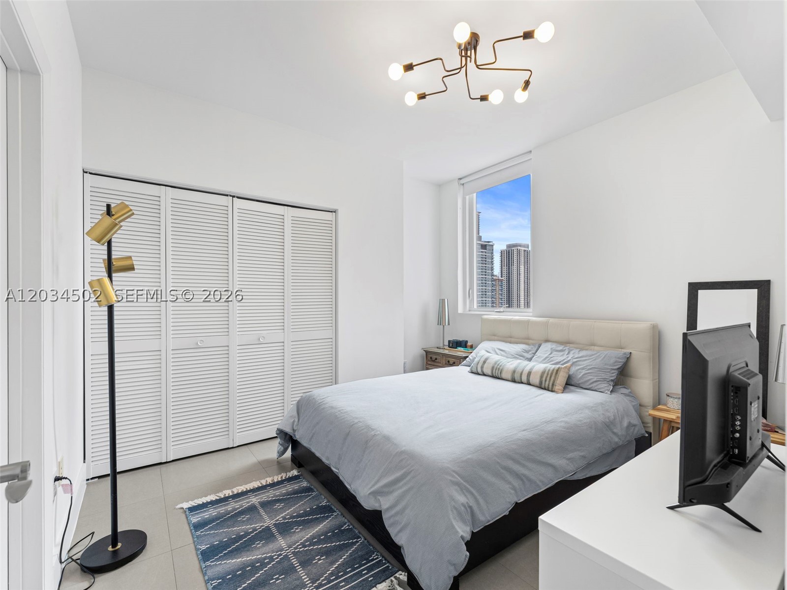 VIZCAYNE SOUTH CONDO - Residential