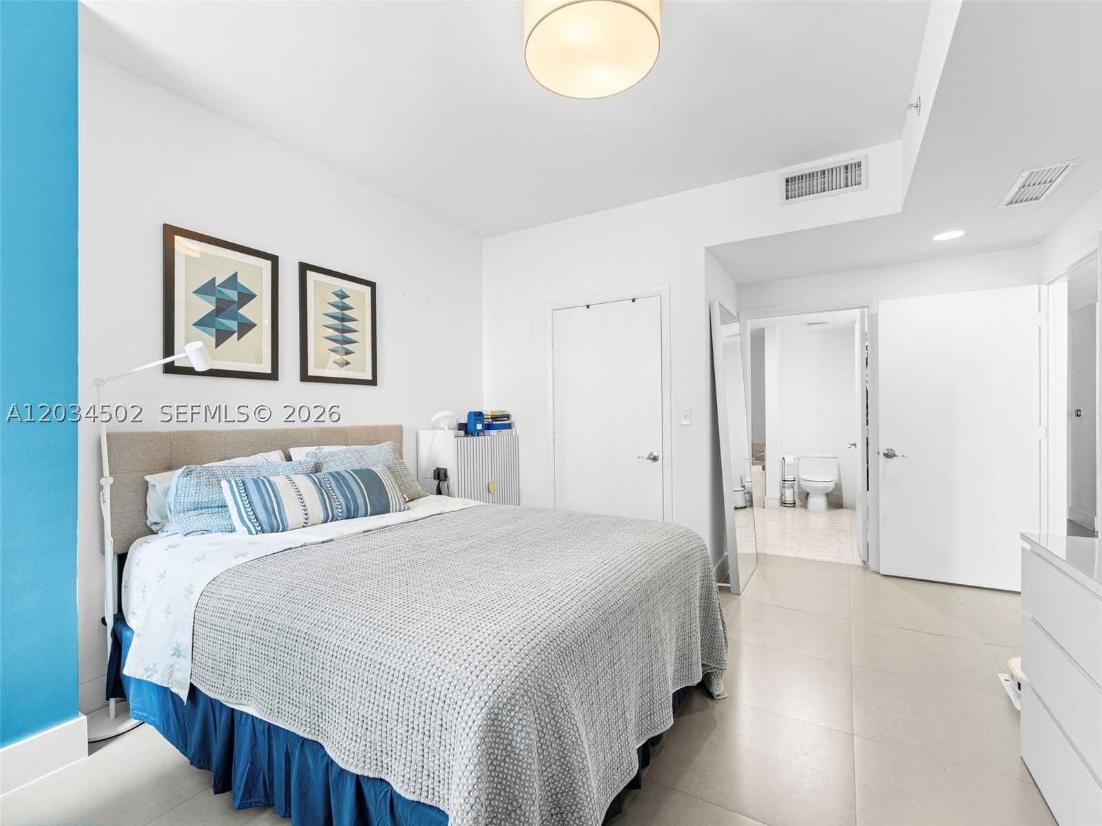 VIZCAYNE SOUTH CONDO - Residential
