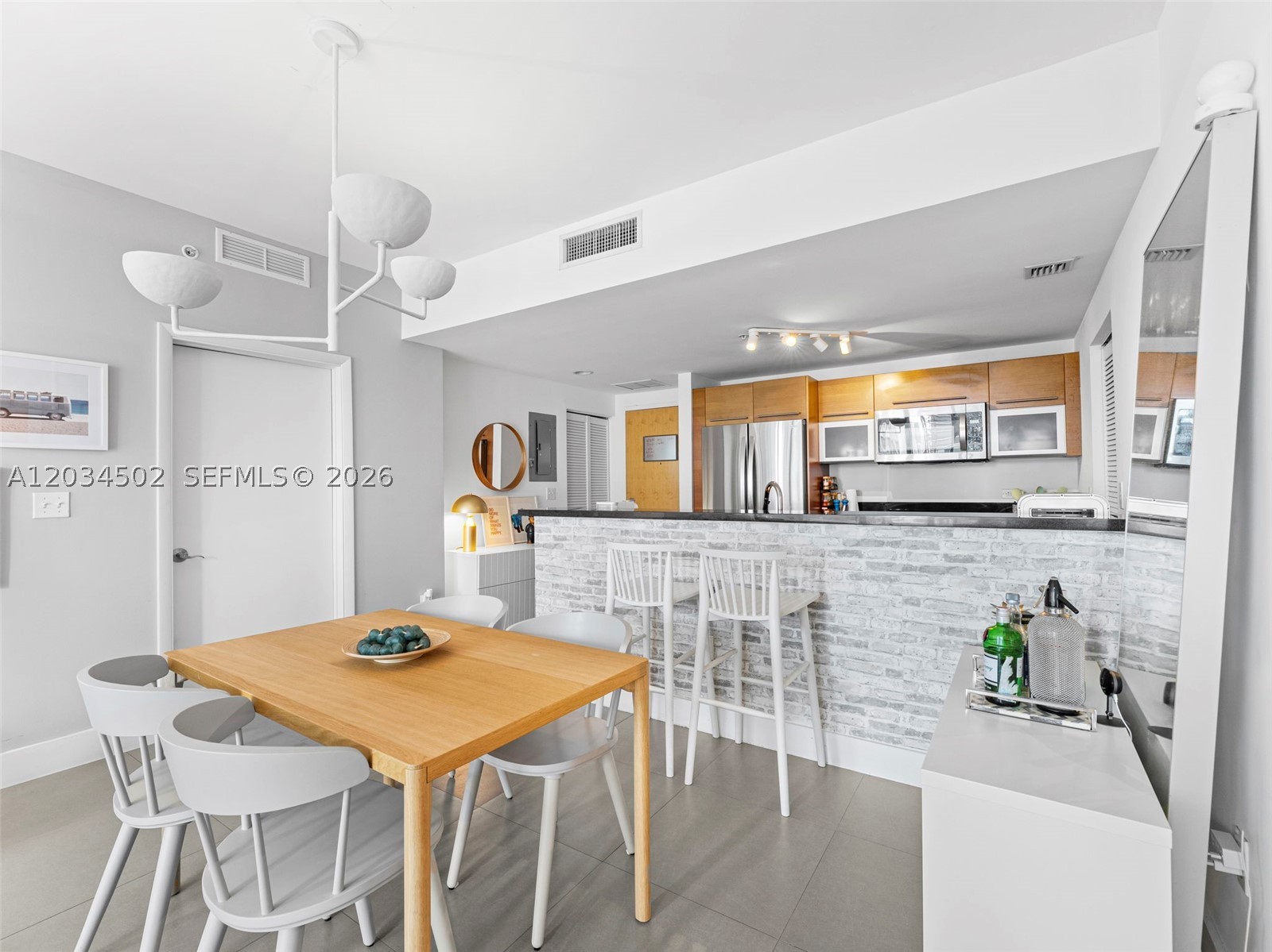 VIZCAYNE SOUTH CONDO - Residential