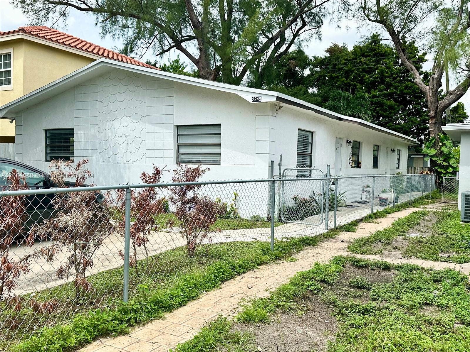 LIBERIA - Residential
