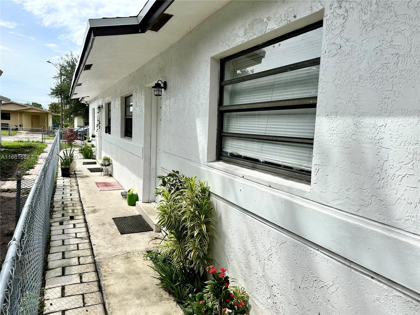 LIBERIA - Residential