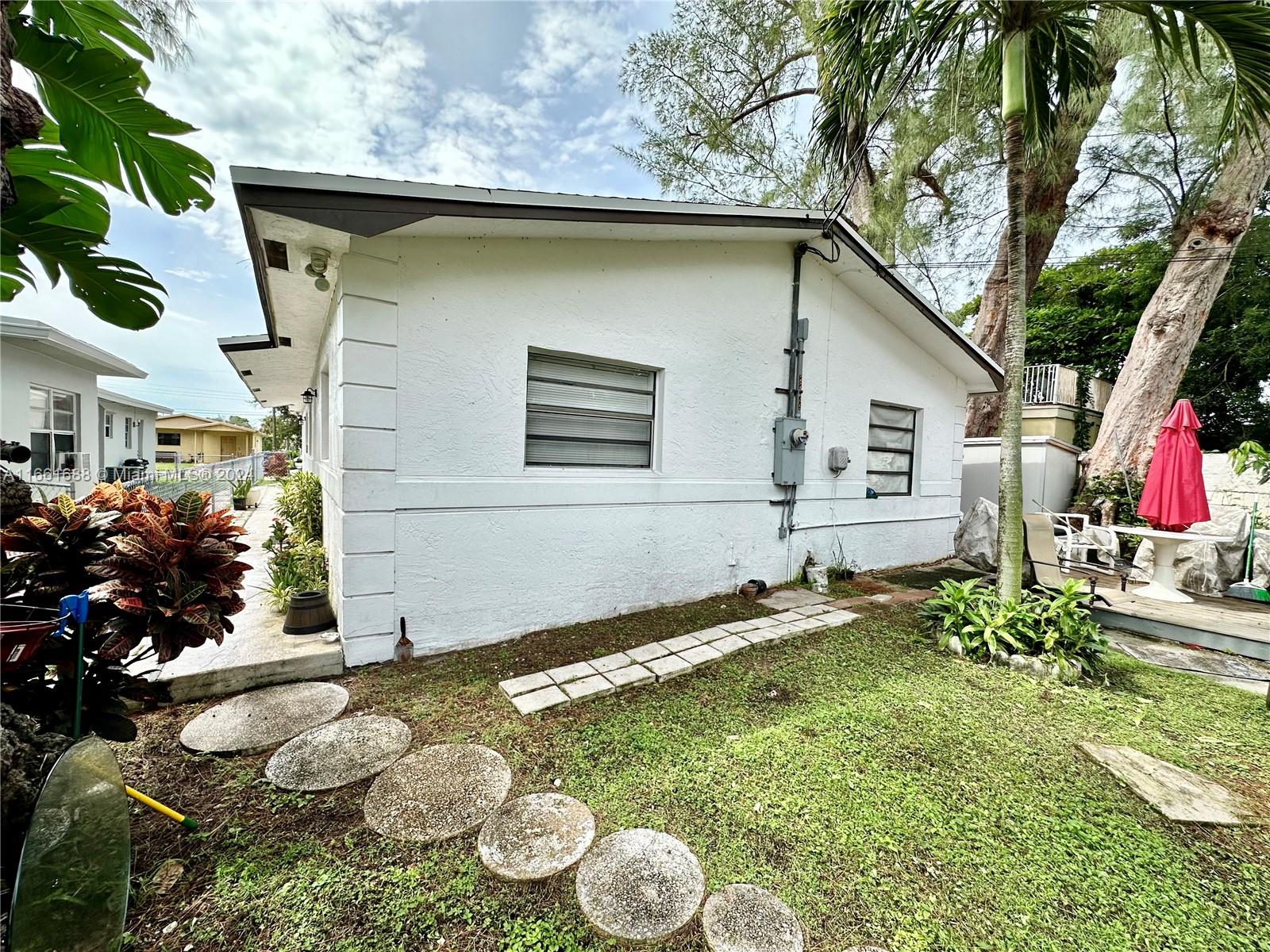 LIBERIA - Residential
