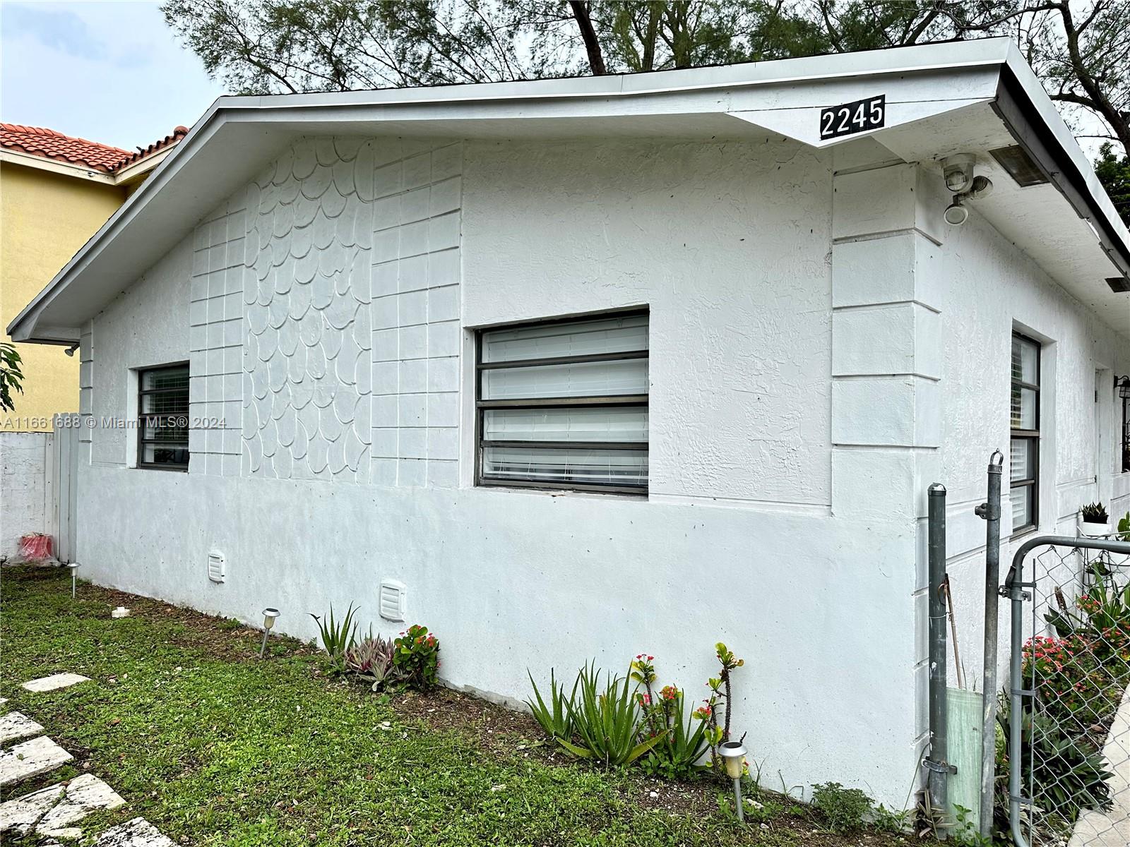 LIBERIA - Residential