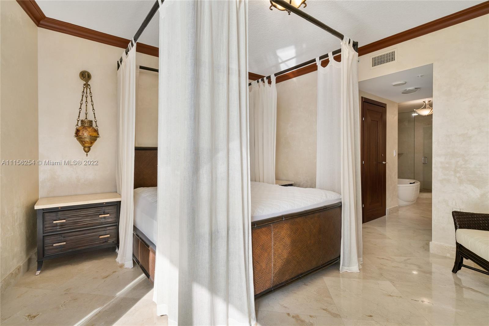 SAYAN CONDO - Residential