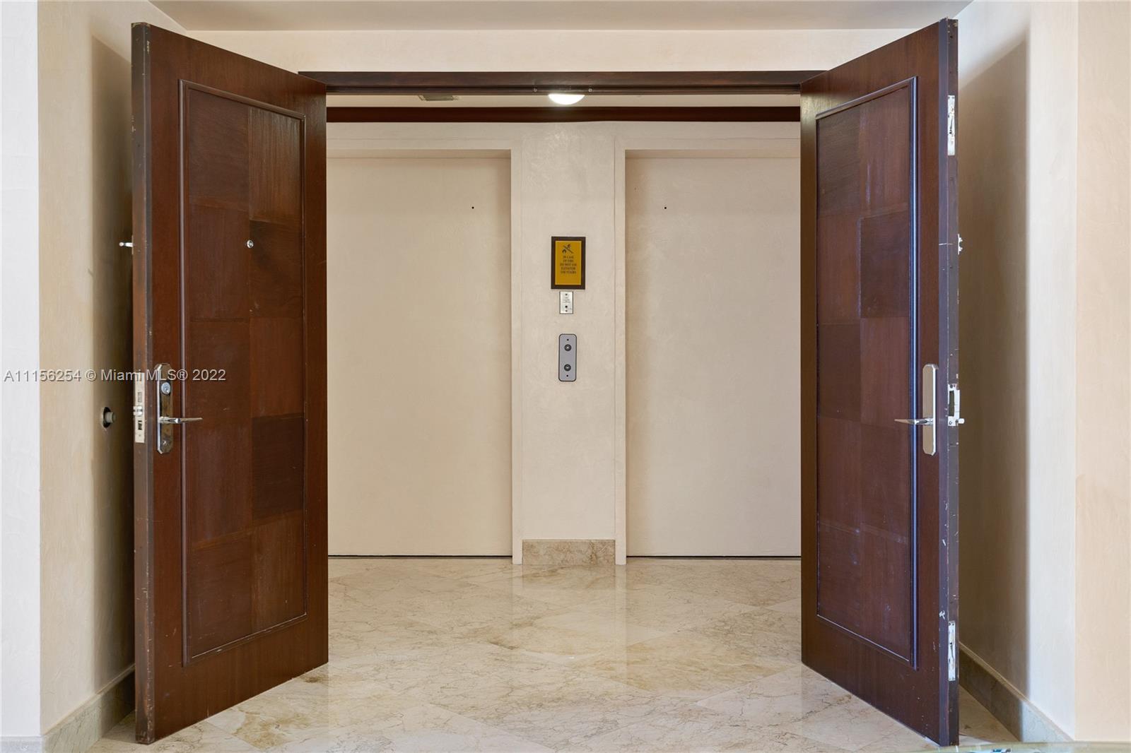 SAYAN CONDO - Residential