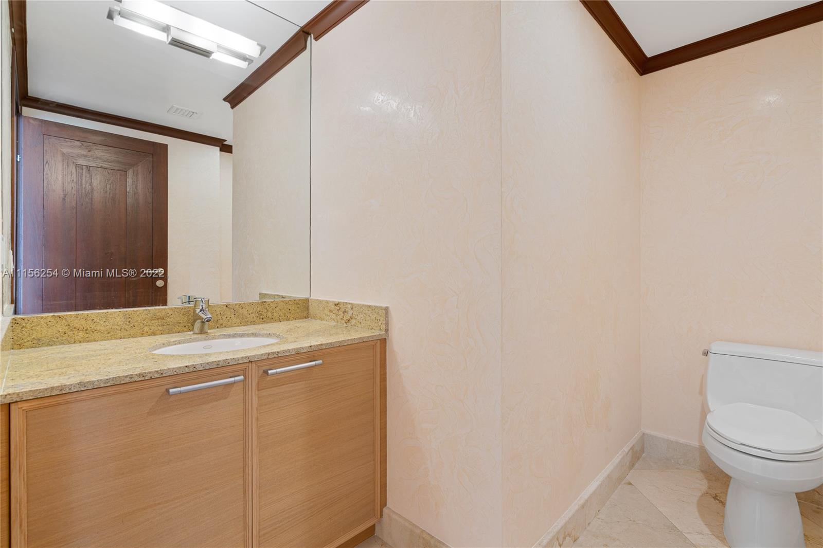 SAYAN CONDO - Residential