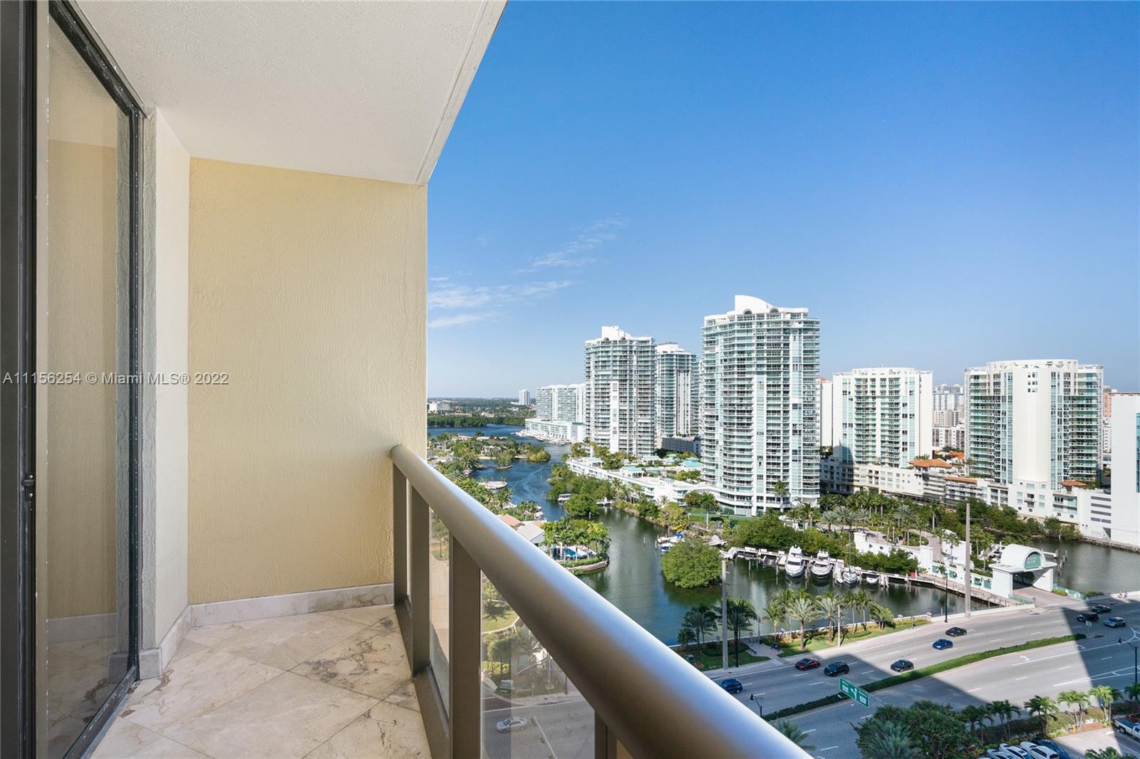 SAYAN CONDO - Residential