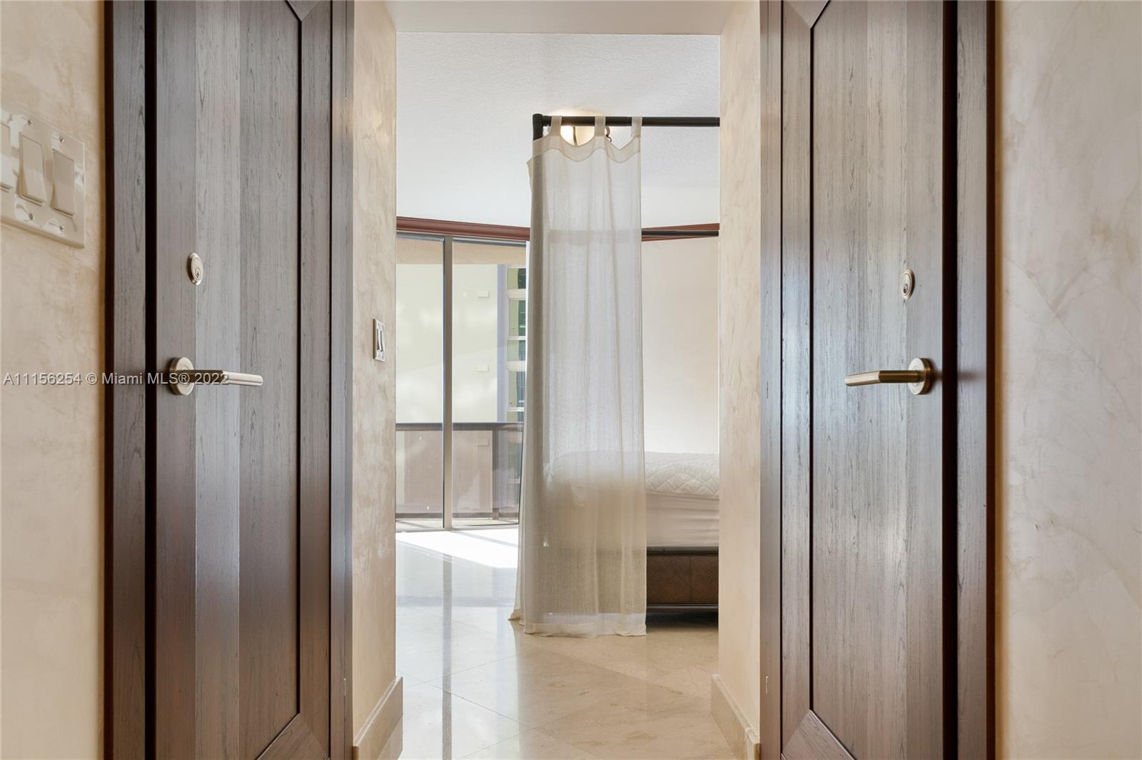 SAYAN CONDO - Residential