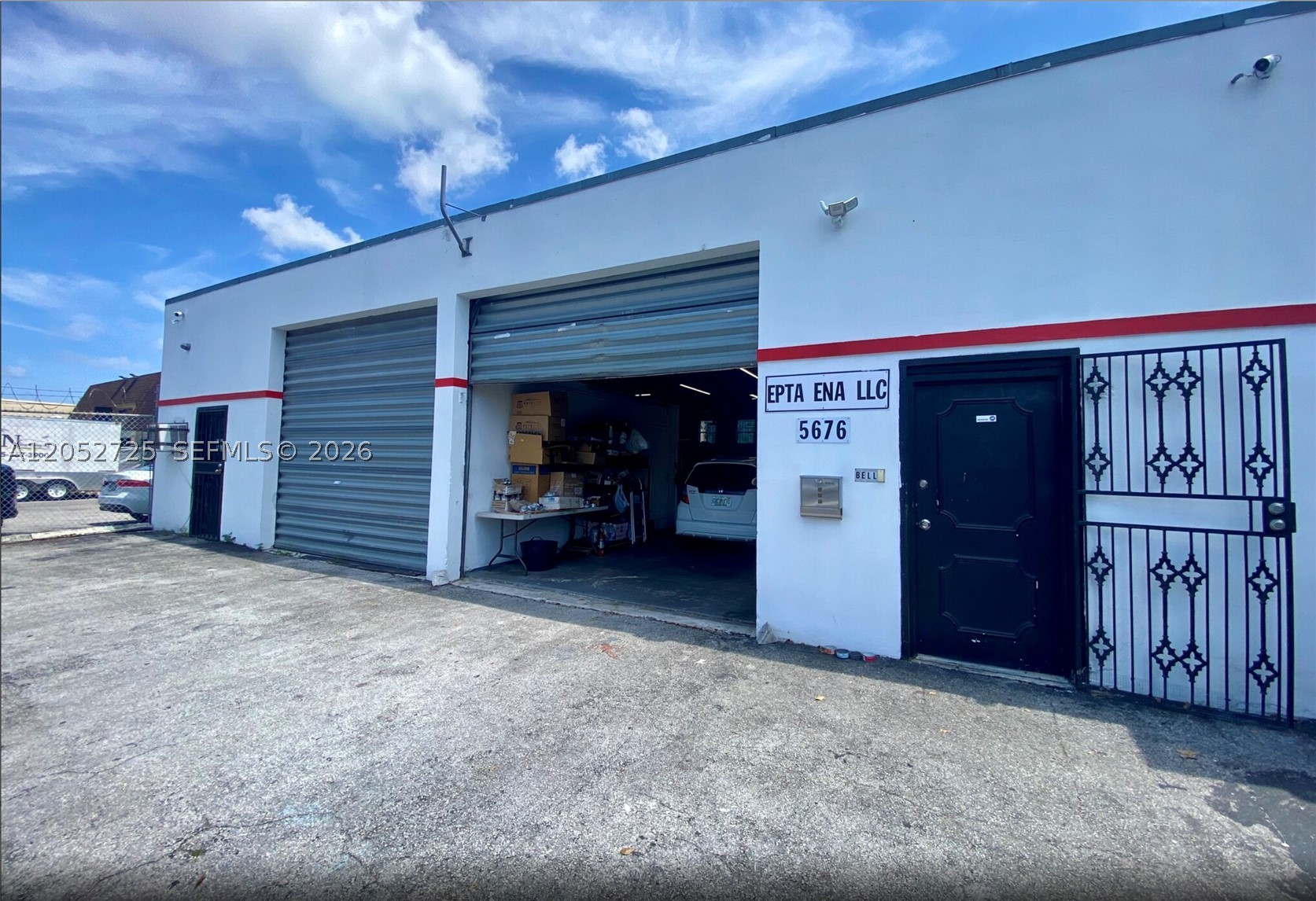 Nestled in a prime location just off State Rd 7 and Pembroke Rd, this Great Industrial Space boasts an A+ location for your business. With ample parking spread across the expansive lot size of 5,245 SF. The IM-2 Zoning allows a variety of light industrial and manufacturing uses. The property feature 3,430 SF, including 630 SF dedicated to Office Space, two drive-in doors, a car lift and a generous ceiling height of 14'. Don’t miss out on this prime industrial property!