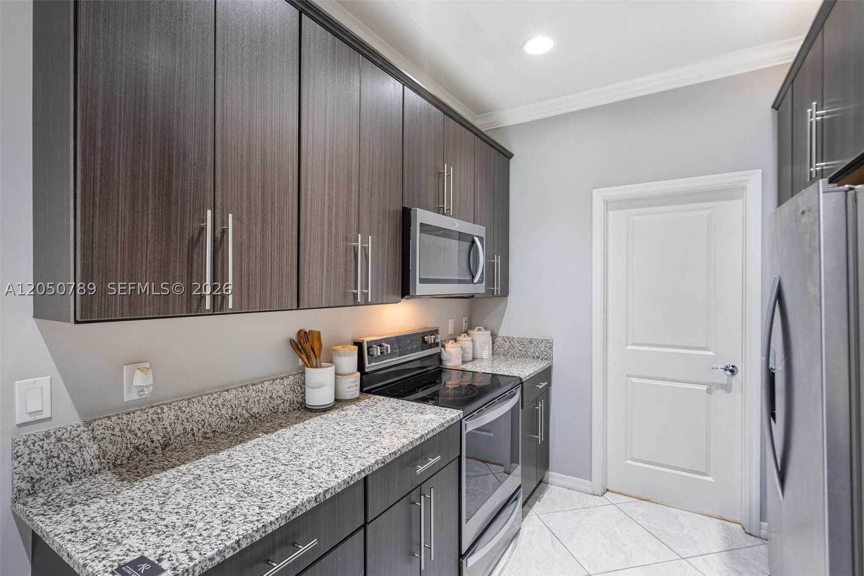HILLCREST COUNTRY CLUB NO - Residential Lease