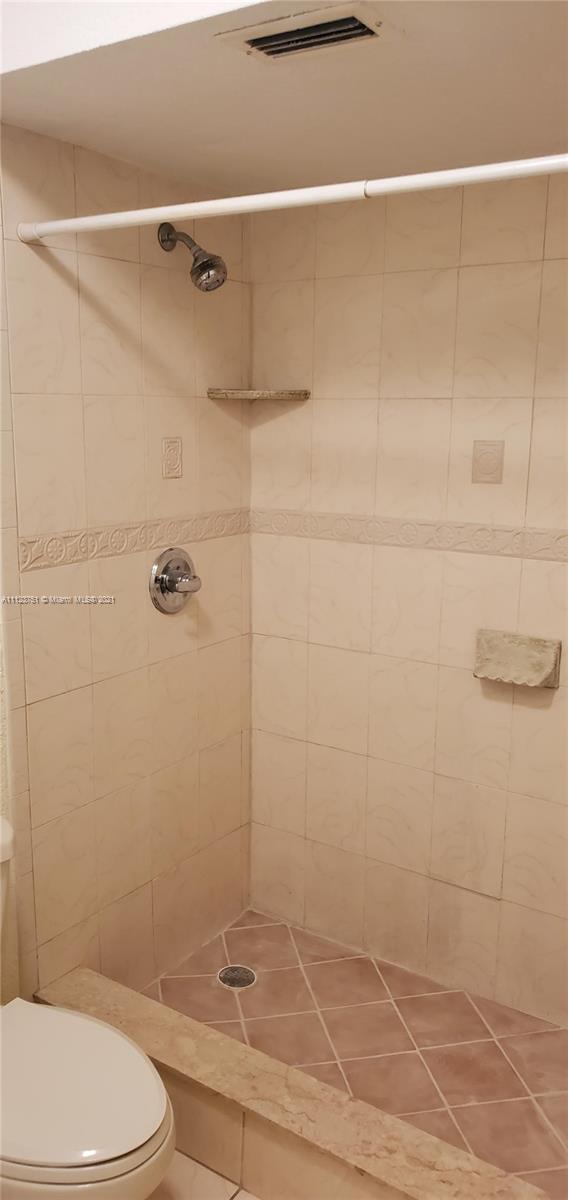 VISTA GARDENS SEC 1 - Residential Lease