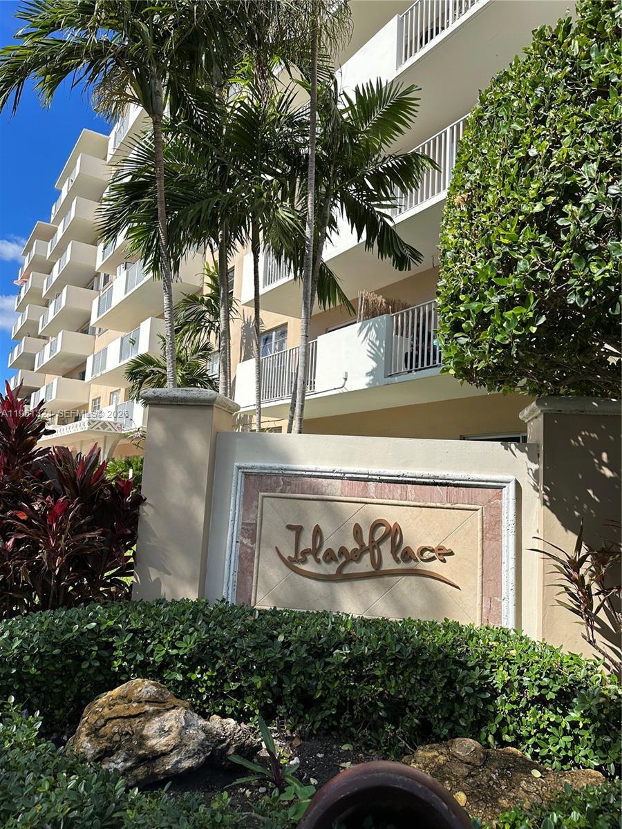ISLAND PLACE AT NORTH BAY - Residential