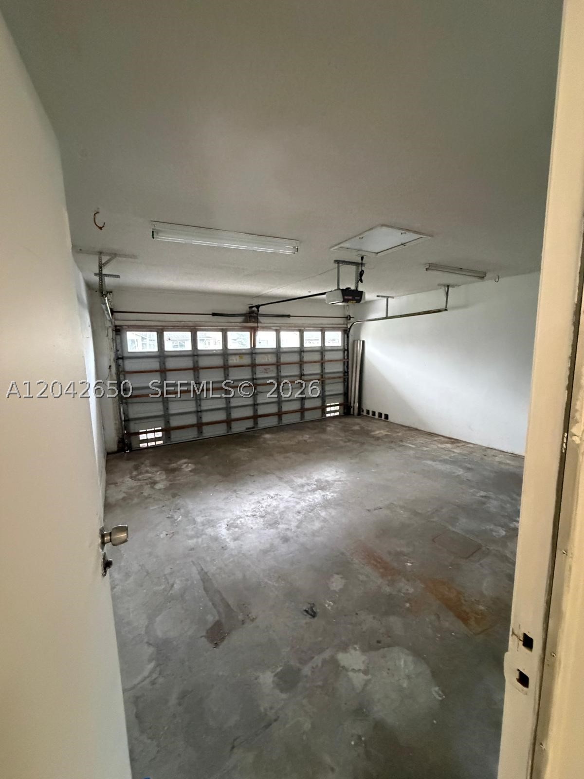 COUNTRY LAKE PARK 1ST ADD - Residential Lease