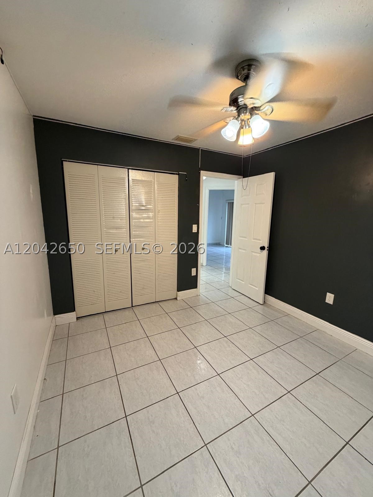 COUNTRY LAKE PARK 1ST ADD - Residential Lease
