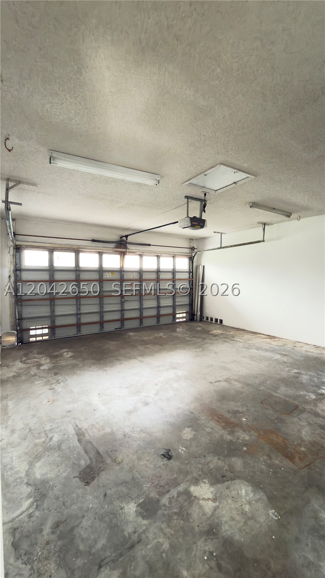 COUNTRY LAKE PARK 1ST ADD - Residential Lease