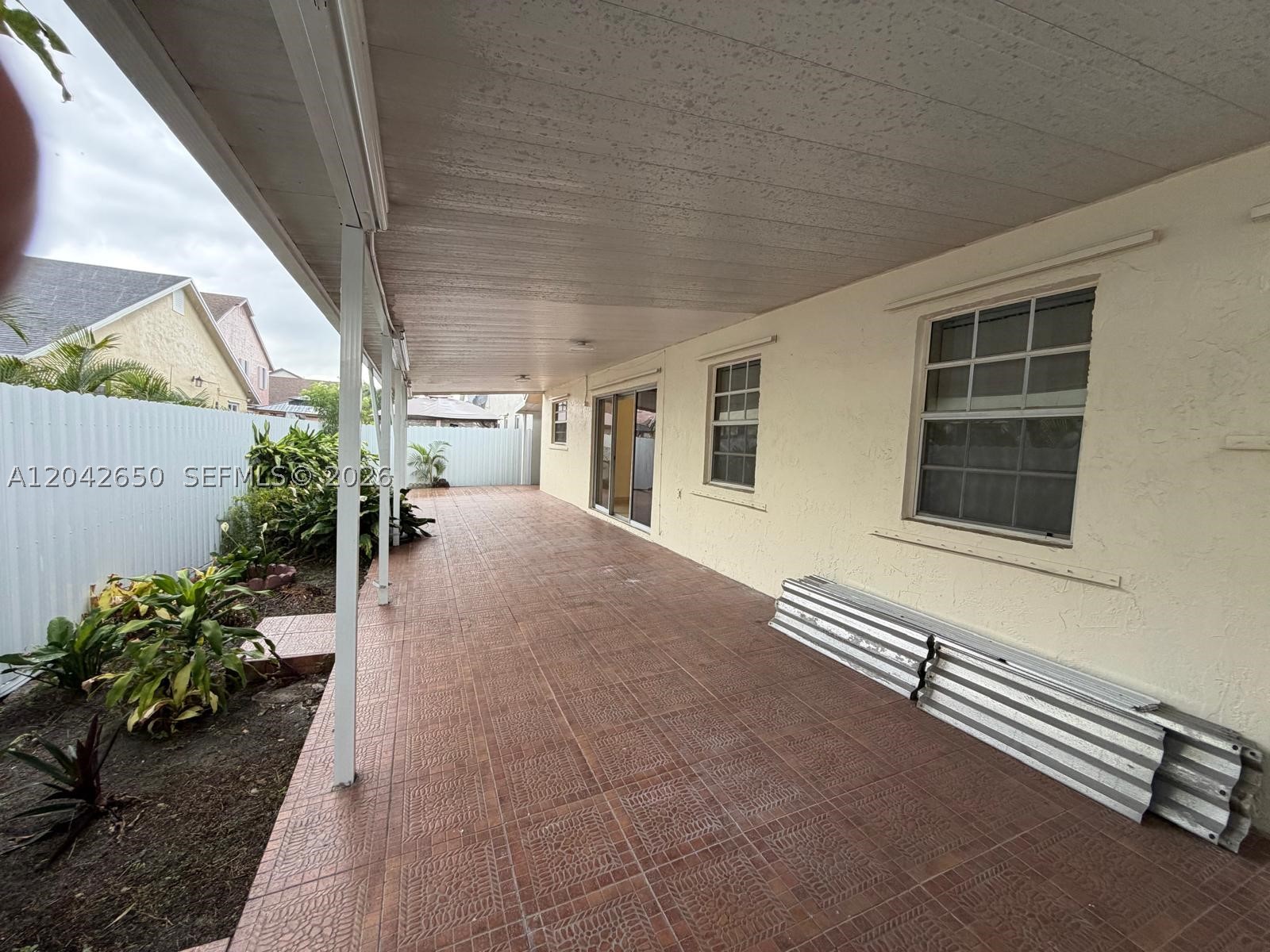 COUNTRY LAKE PARK 1ST ADD - Residential Lease