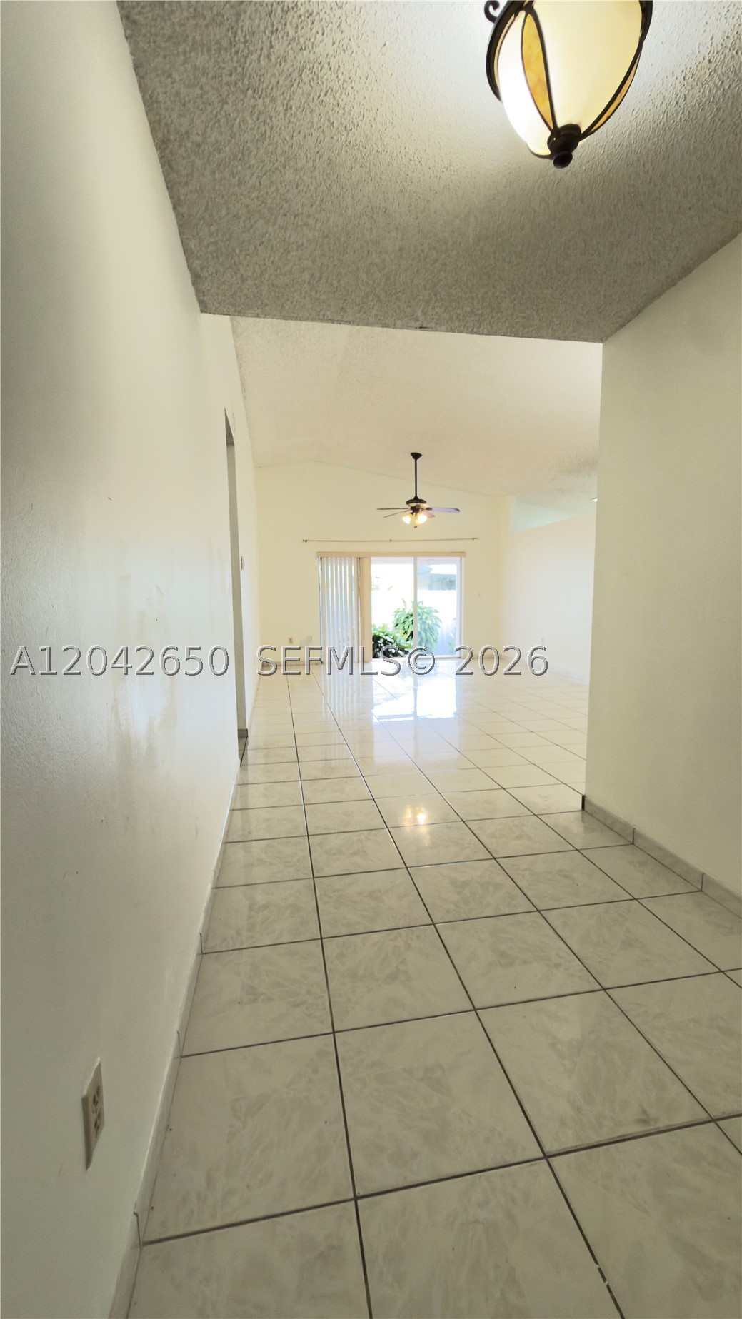 COUNTRY LAKE PARK 1ST ADD - Residential Lease
