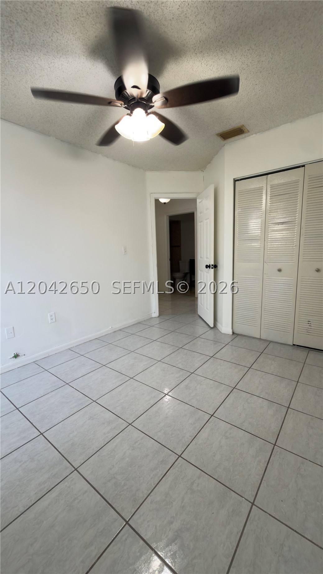 COUNTRY LAKE PARK 1ST ADD - Residential Lease