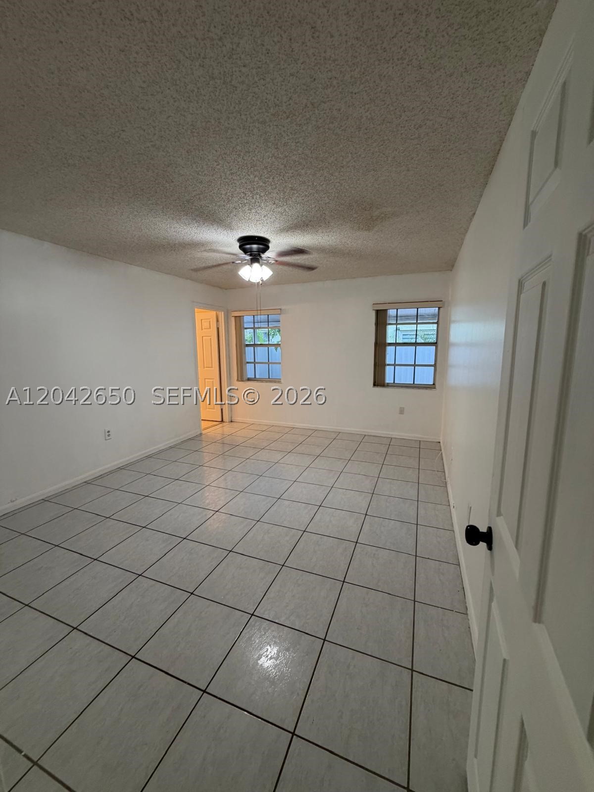 COUNTRY LAKE PARK 1ST ADD - Residential Lease