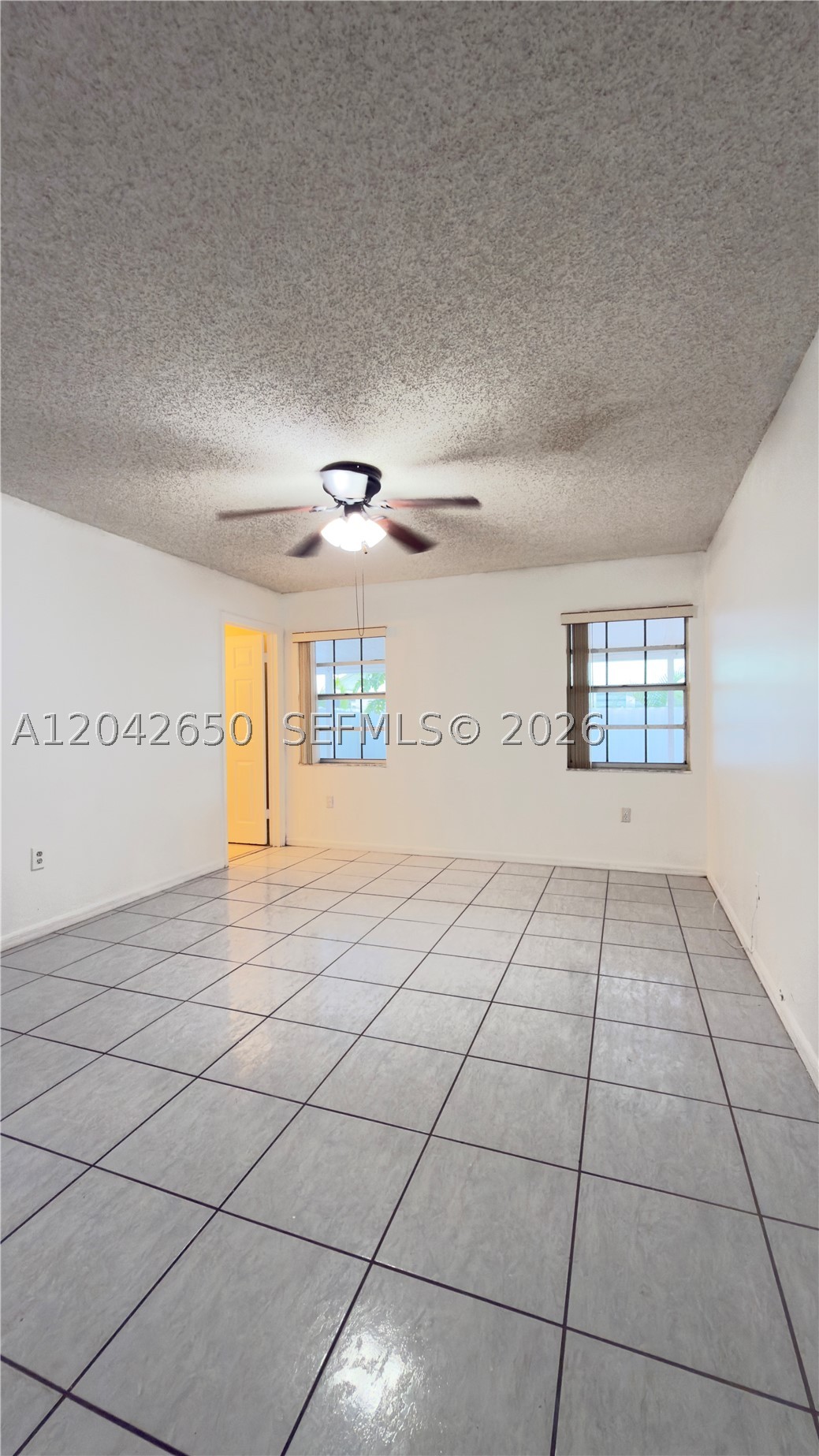 COUNTRY LAKE PARK 1ST ADD - Residential Lease