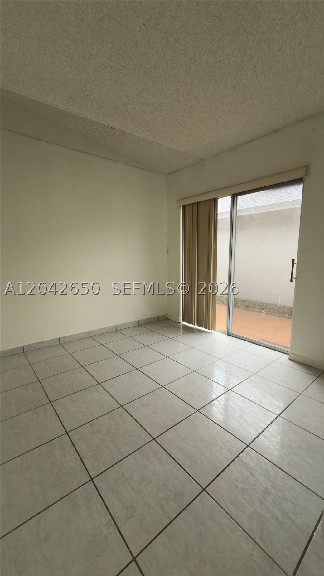 COUNTRY LAKE PARK 1ST ADD - Residential Lease