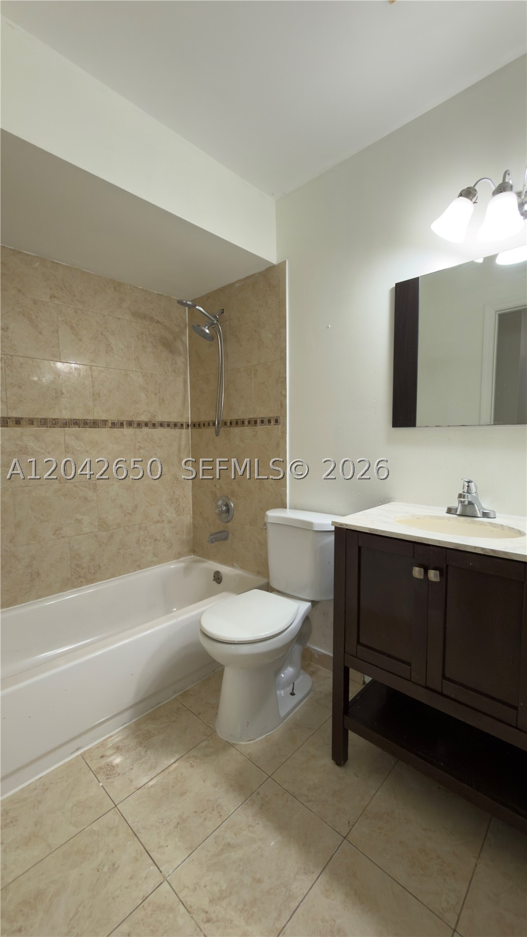 COUNTRY LAKE PARK 1ST ADD - Residential Lease