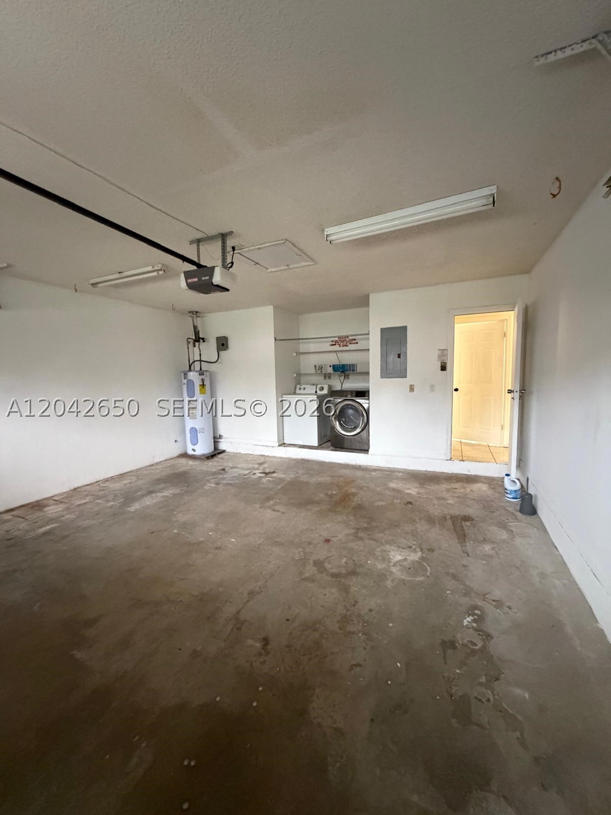 COUNTRY LAKE PARK 1ST ADD - Residential Lease