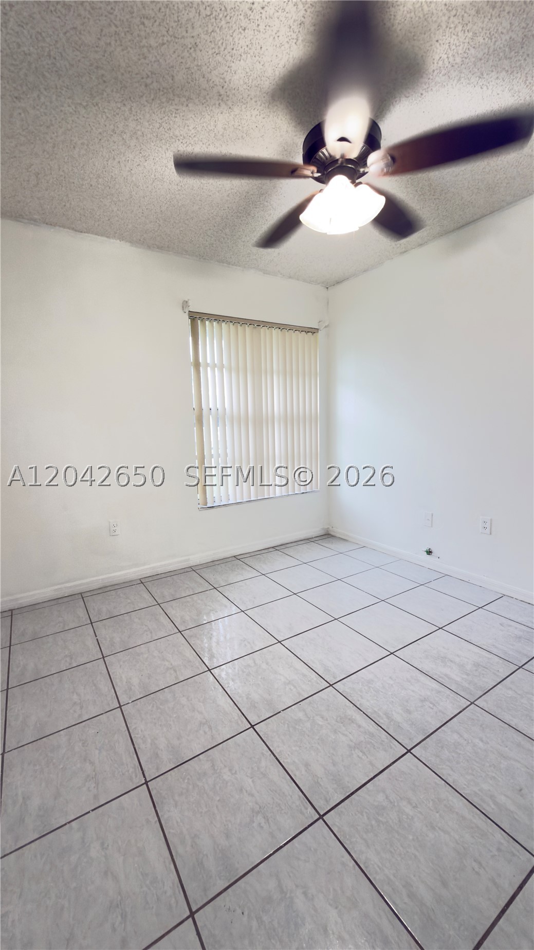 COUNTRY LAKE PARK 1ST ADD - Residential Lease