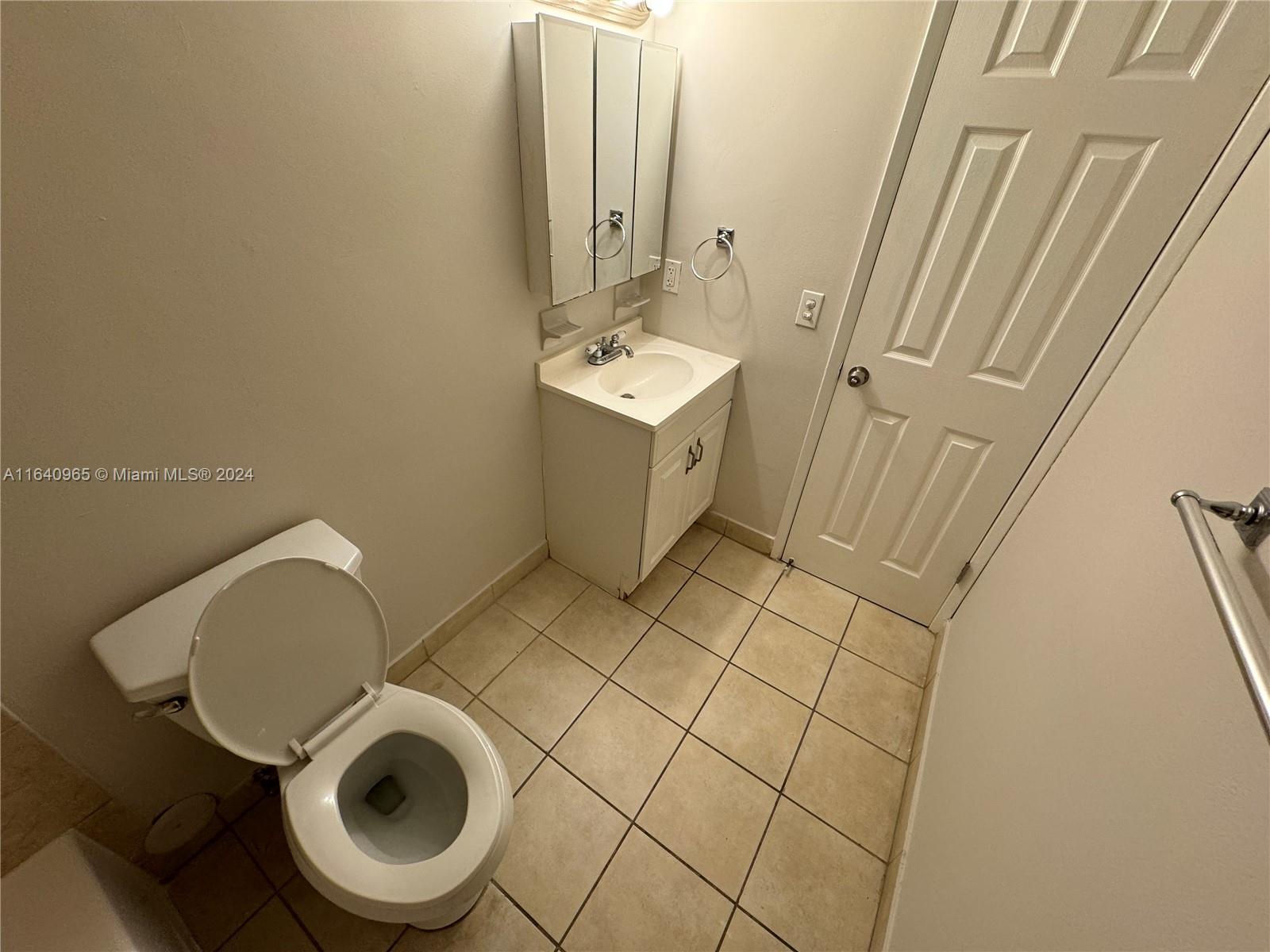 HIGHLANDS AT KENDALL LKS - Residential Lease