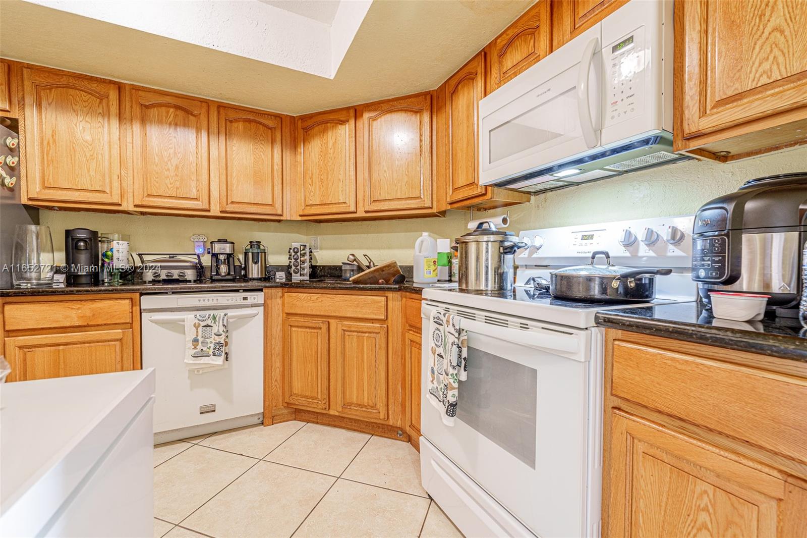 VILLAGE AT DADELAND - Residential Lease