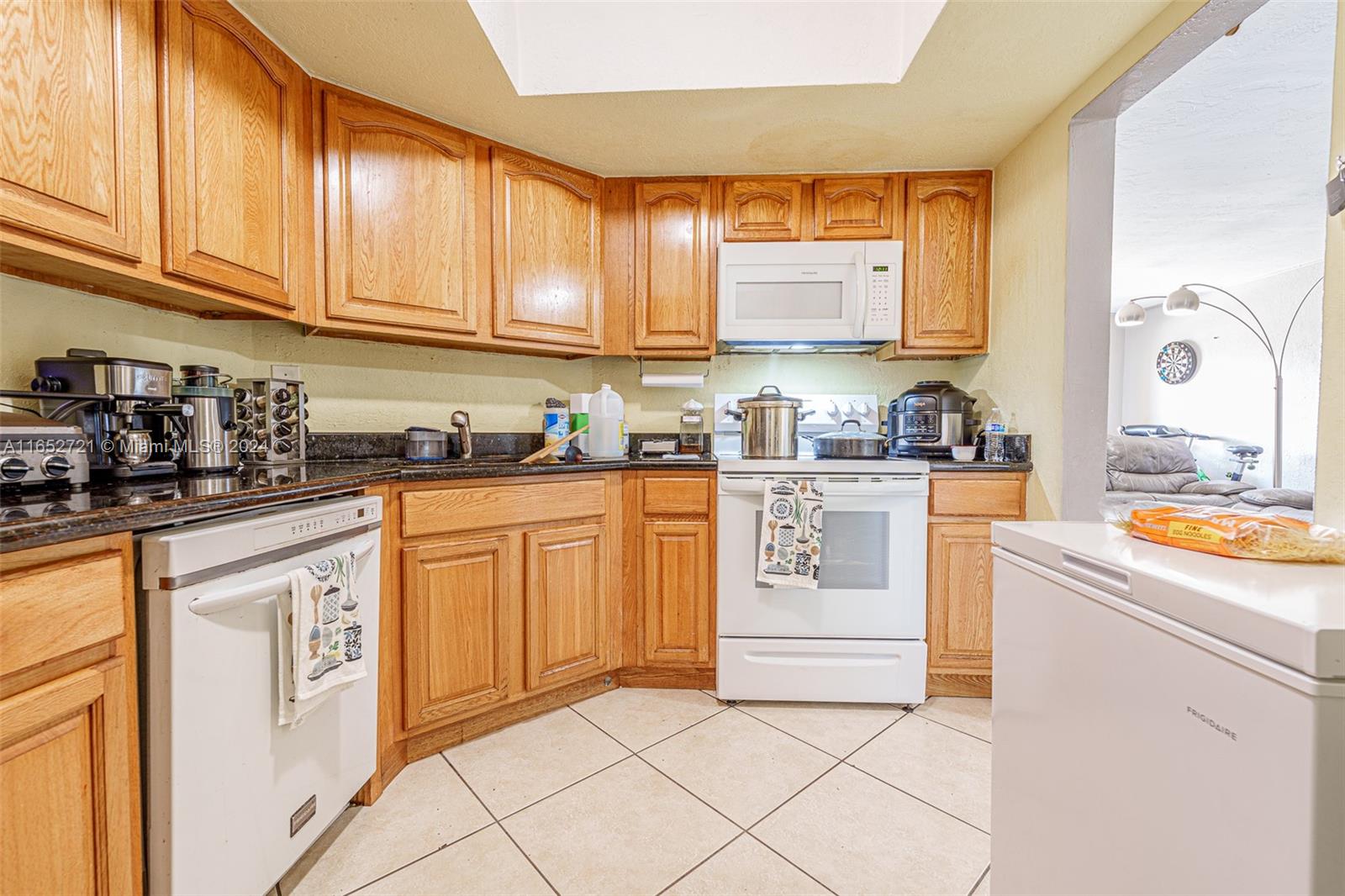 VILLAGE AT DADELAND - Residential Lease
