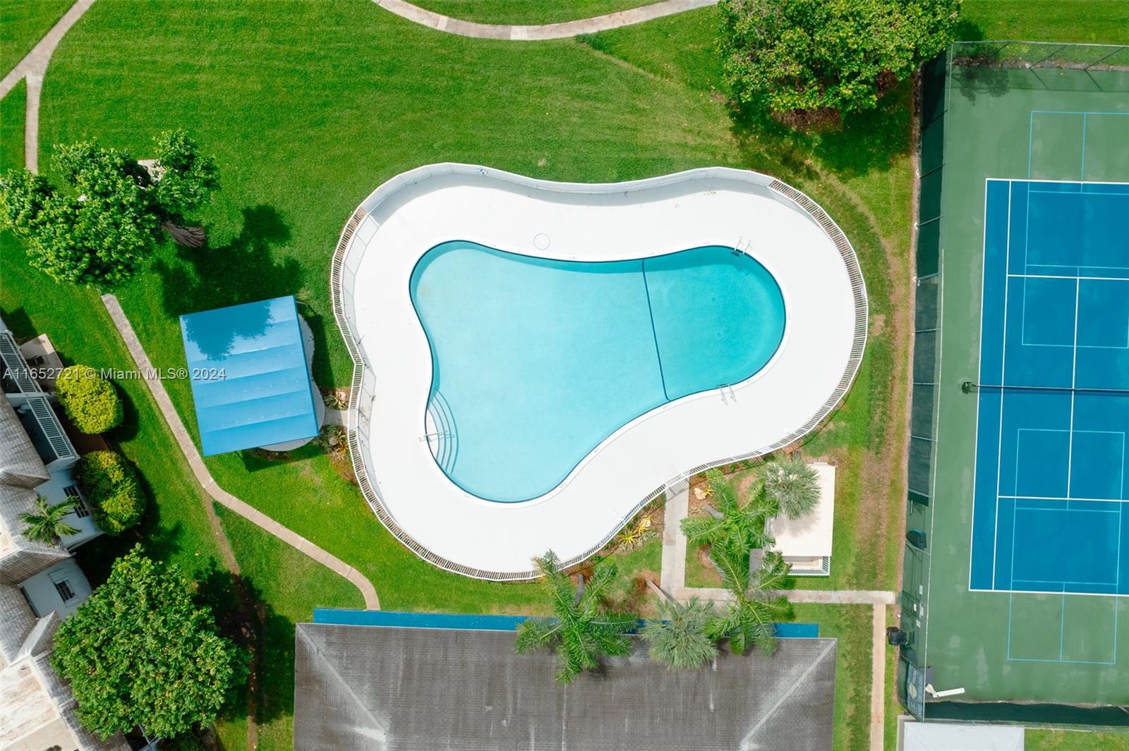 VILLAGE AT DADELAND - Residential Lease