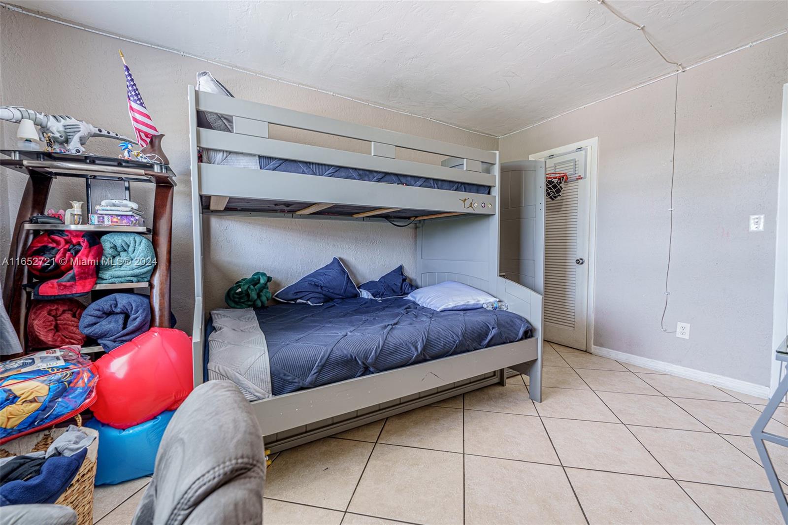 VILLAGE AT DADELAND - Residential Lease