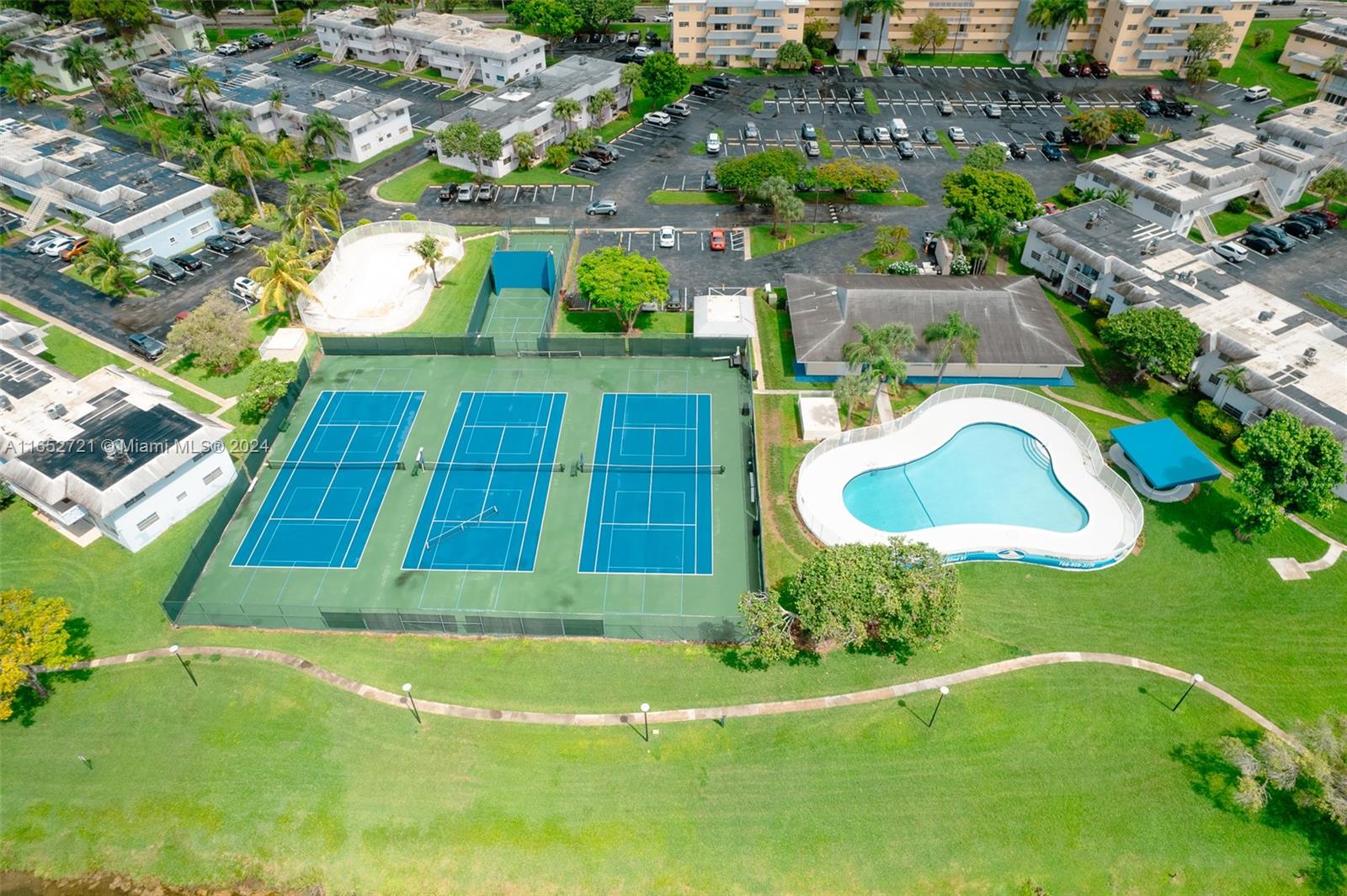 VILLAGE AT DADELAND - Residential Lease