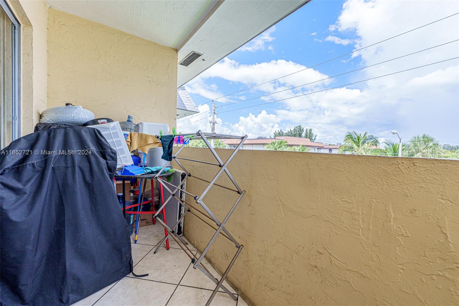 VILLAGE AT DADELAND - Residential Lease