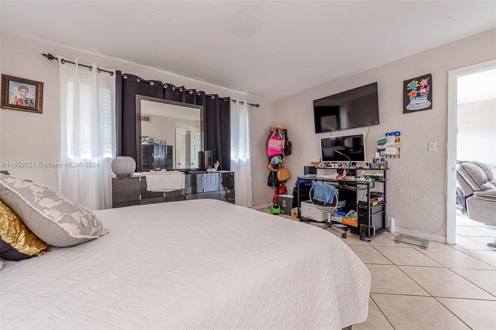 VILLAGE AT DADELAND - Residential Lease