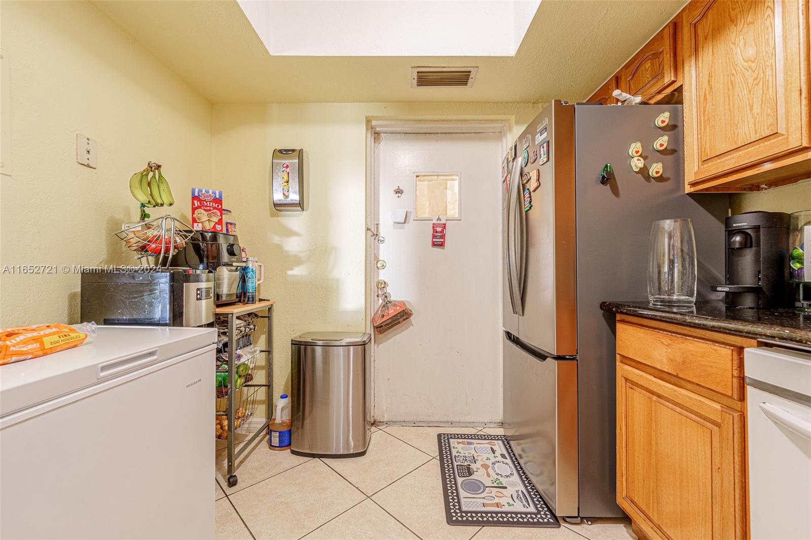 VILLAGE AT DADELAND - Residential Lease