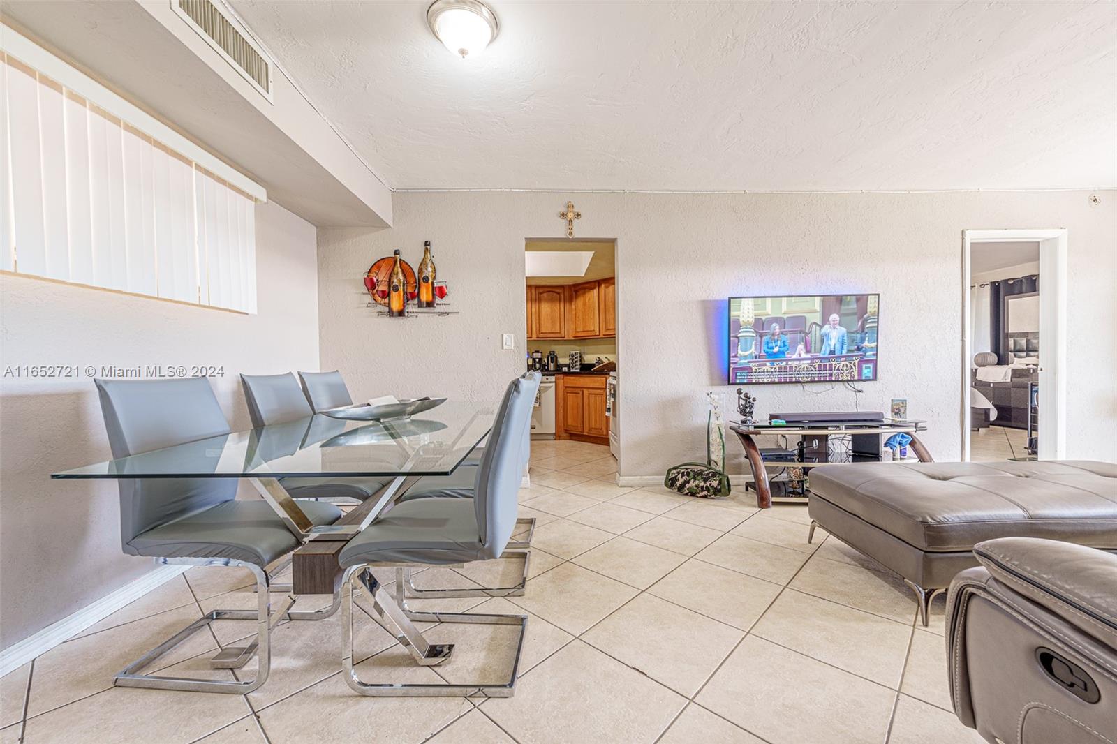 VILLAGE AT DADELAND - Residential Lease