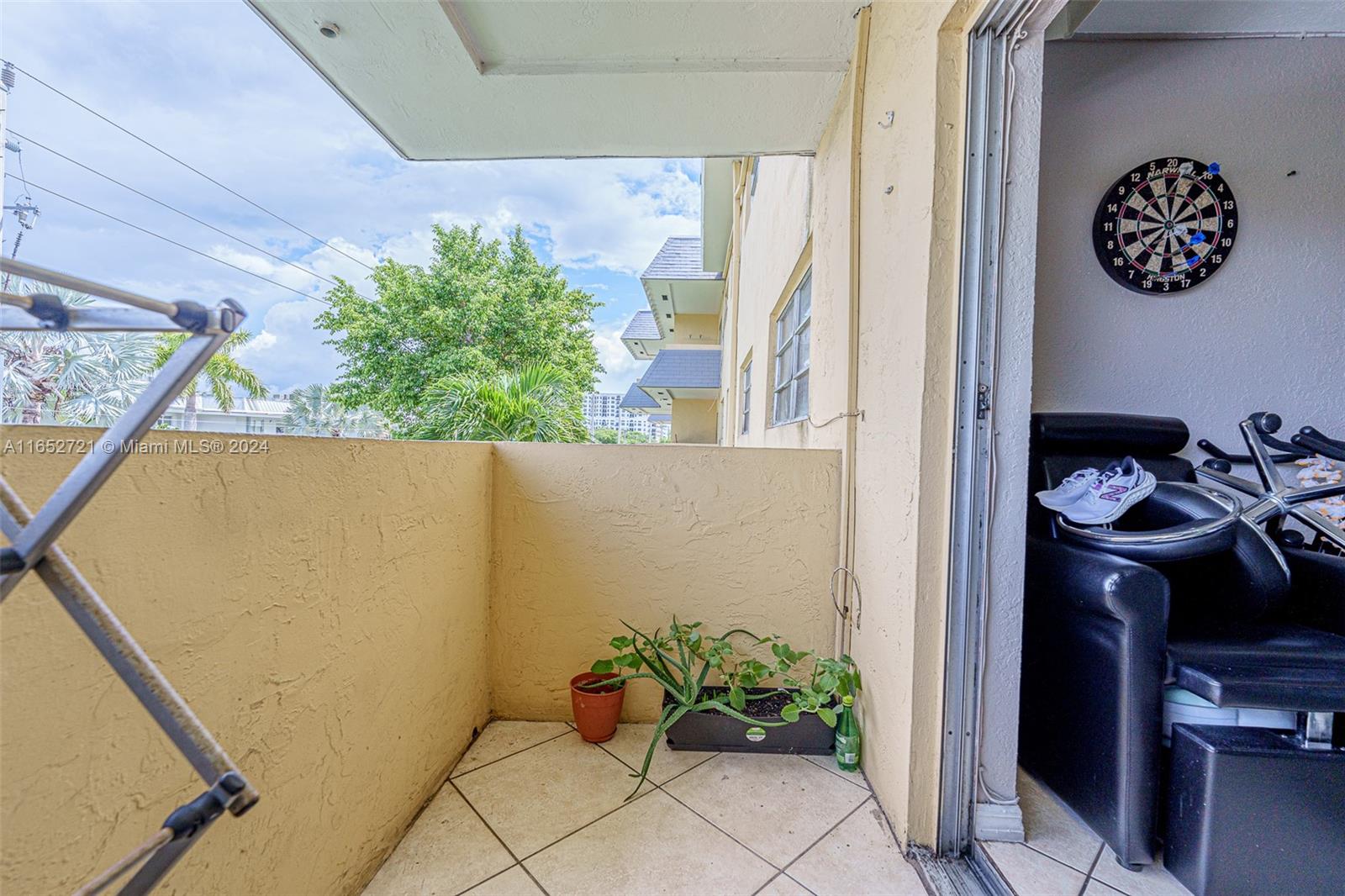 VILLAGE AT DADELAND - Residential Lease