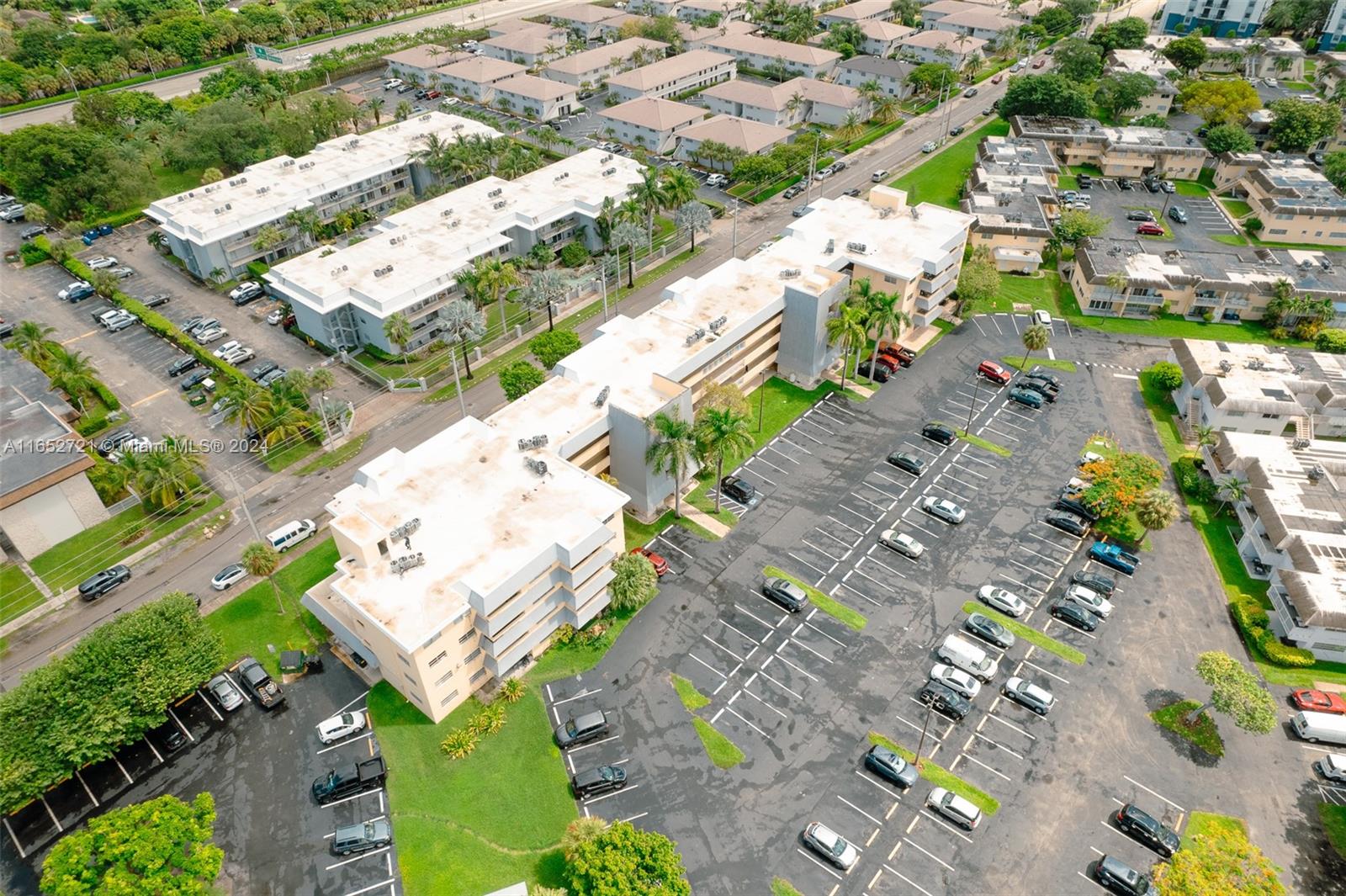 VILLAGE AT DADELAND - Residential Lease