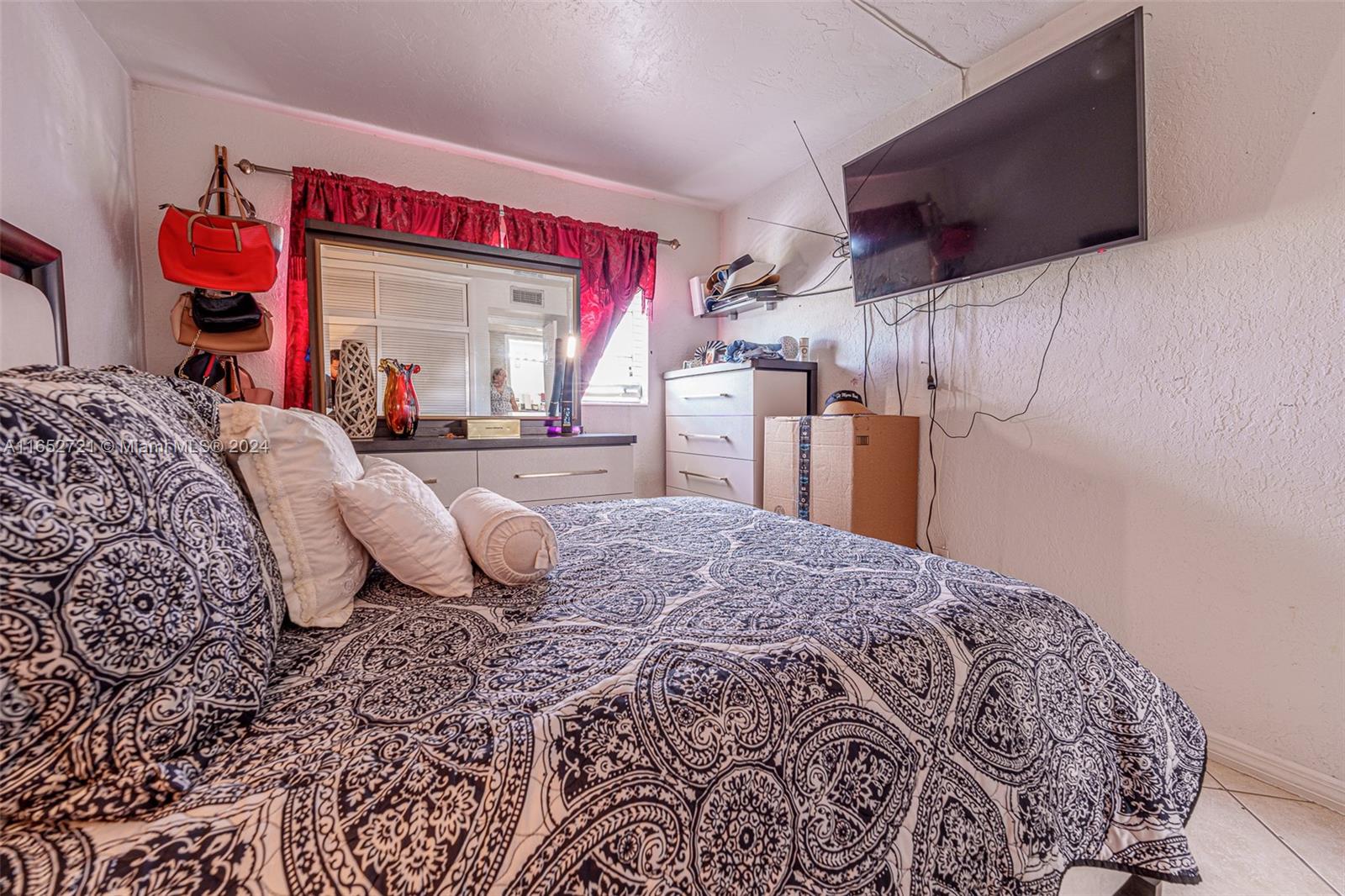 VILLAGE AT DADELAND - Residential Lease