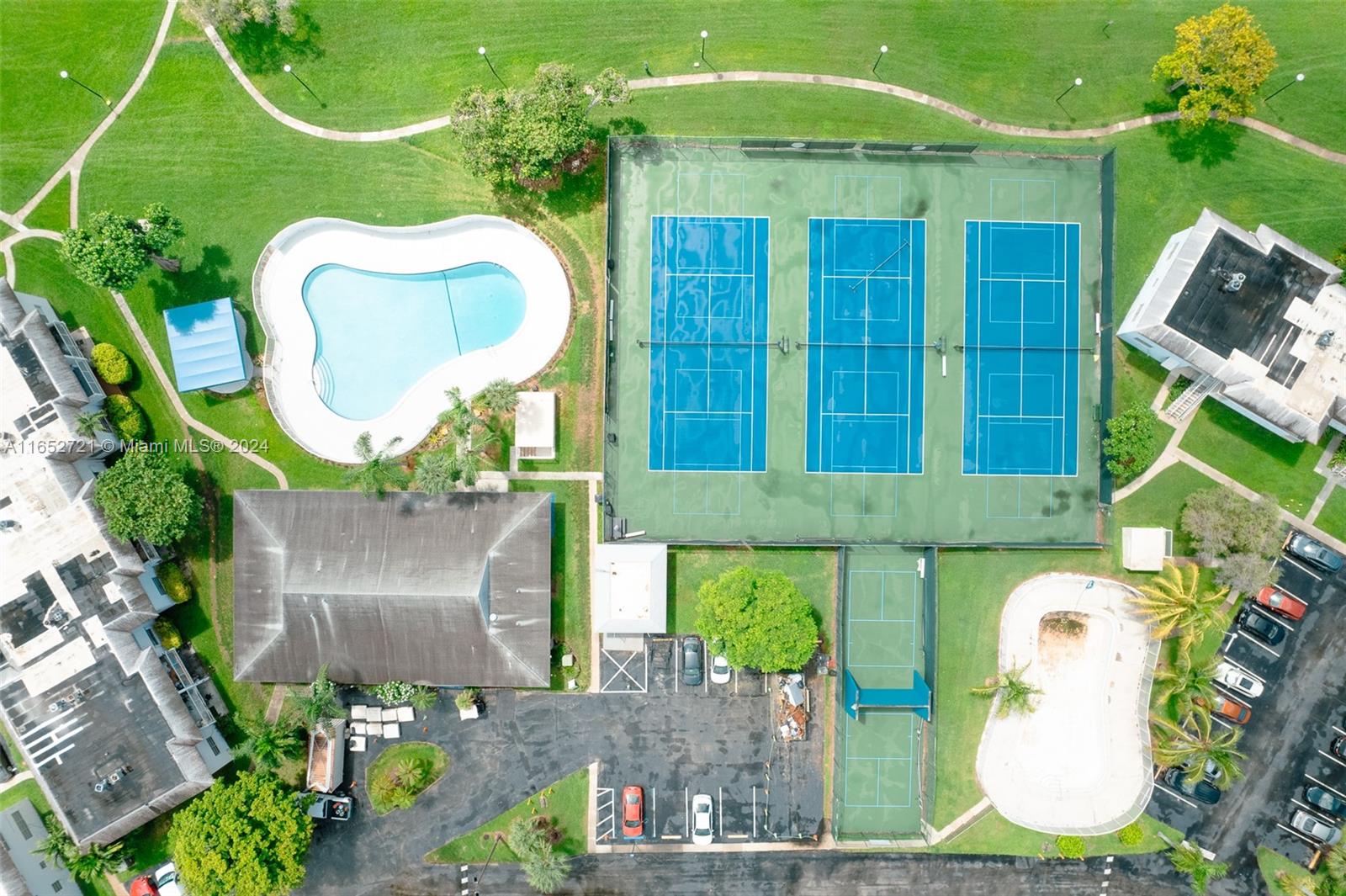 VILLAGE AT DADELAND - Residential Lease