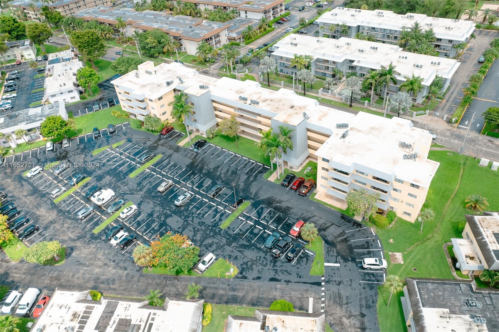 VILLAGE AT DADELAND - Residential Lease