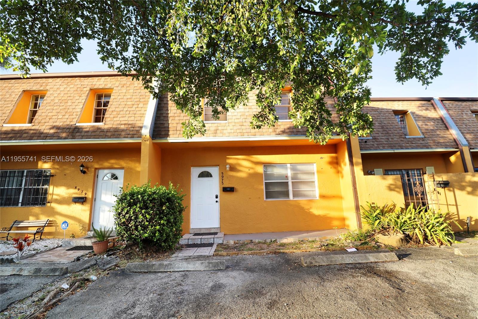 SUNRISE TOWNE PREFERRED 4 - Residential