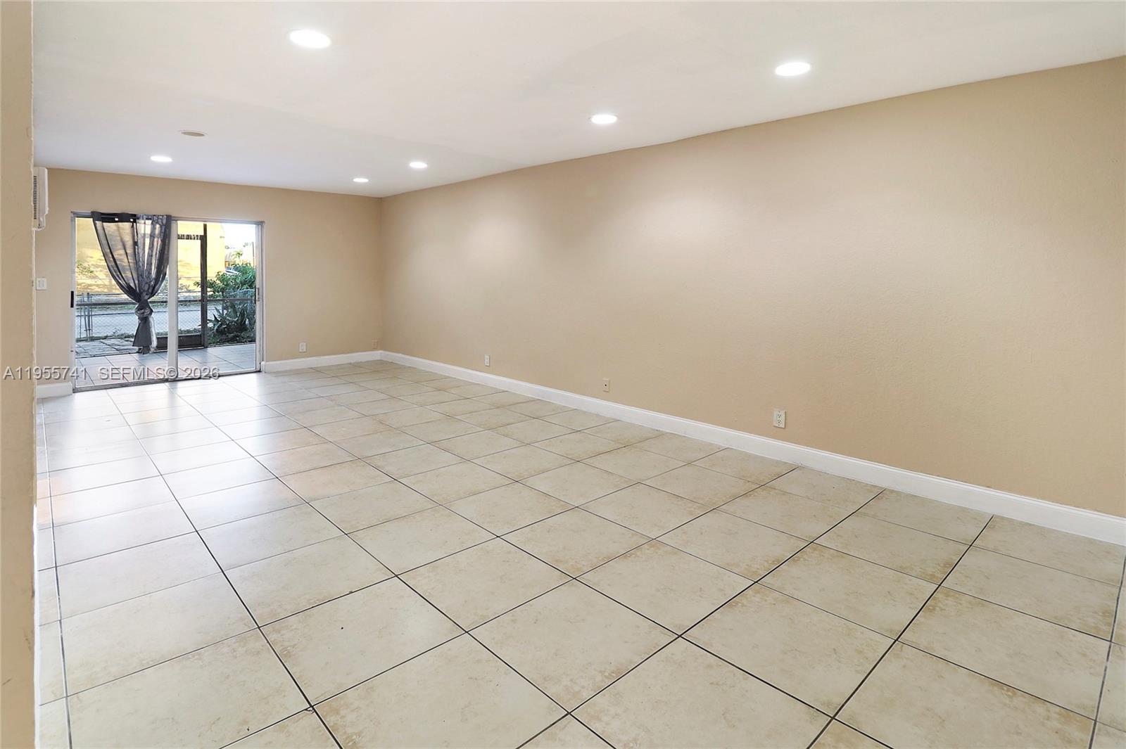 SUNRISE TOWNE PREFERRED 4 - Residential